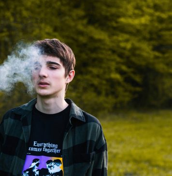 Adiccion severo na nicotina: Adolescentenan Hulandes ta lanta anochi pa vape