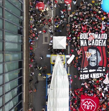 Brasil: Miles ta protesta contra reduccion di sentencia di Bolsonaro
