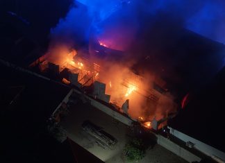 Candela feroz a destrui edificio di bende mueble completo riba Caya G.F. “Betico” Croes