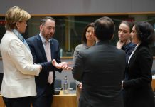 EU ta enfoca riba flota scondi di Rusia cu sancionnan nobo