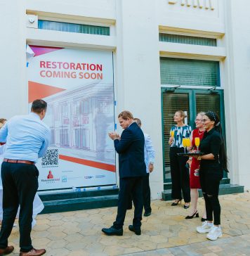 Firma y entrega oficial di edificio “John G. Eman” ta marca un siguiente paso concreto den revitalisacion di Oranjestad