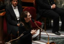 Francia ta exonera muhernan condena pa aborto cu a tuma luga prome cu legislacion