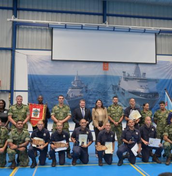 Minister di Asunto Social a entrega certificado di fase 1 na cursistanan di SVT-20