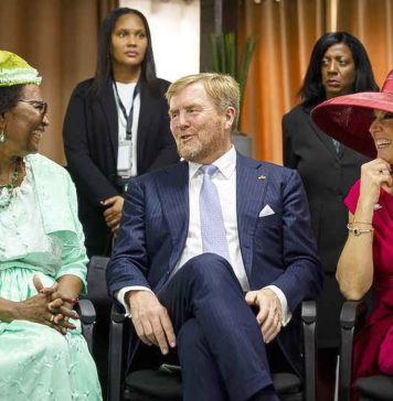 Nakomelingen van tot slaaf gemaakten in Suriname accepteren excuses van de Nederlandse koning