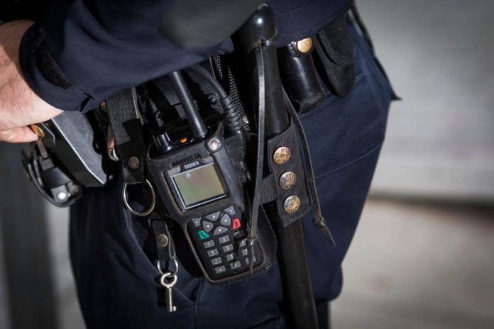 OM a entrega citacion contra sospechoso den caso New York