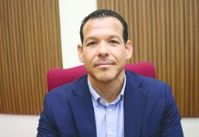 Parlamentario Rocco Tjon (MEP): Fraccion di MEP a solicita un “vragenuur” urgente tocante biahe den Jet Priva di Minister Gerlien Croes