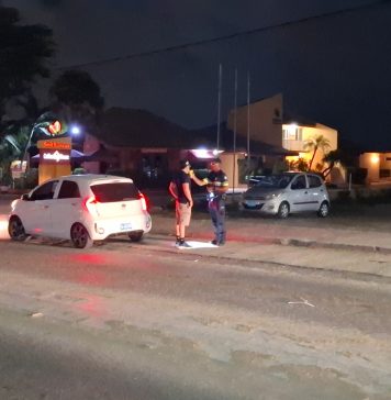 Cuerpo Policial Aruba ta informa: 8 chauffeur deteni pa core bao influencia, y un arma di candela confisca