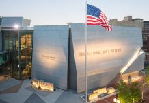 Aruba awo tin un Seccion di Guera den un Libreria na Merca