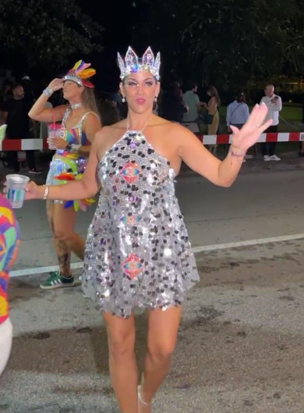 Aruba ta celebra su Parada di Flambeu pa Carnaval 72! (8)
