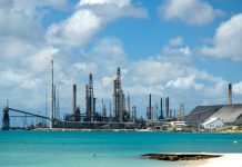 Capitulo di refineria cera na Aruba, mientras region ta mira interes renoba den petroleo