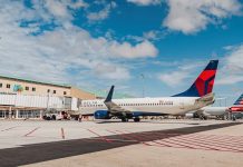 Con un ciere di espacio aereo por pone economia di turismo di islanan ABC na riesgo AIRPLANE AVION