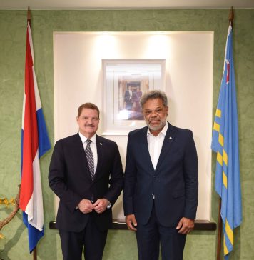 Prome Minister di Sint Maarten ta resalta importancia di cooperacion regional durante su yegada na Aruba