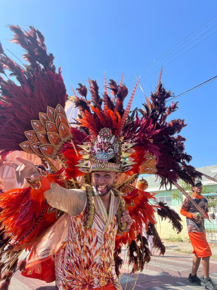Aruba a despedi di Carnaval 72 cu un grandioso Parada Grandi! (10)
