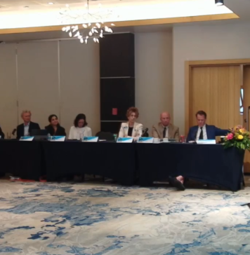 Activista Oriana Wouters durante IPKO: Cambio di clima ta exigi accion urgente y cooperacion mas fuerte den Reino