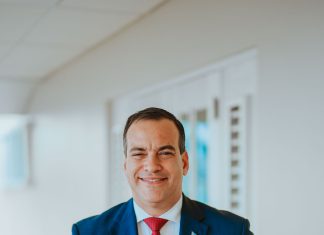 Minister Geoffrey Wever: Riba Dia Internacional di Consumidor Aruba a conoce un miho proteccion di consumidor geoffrey wever