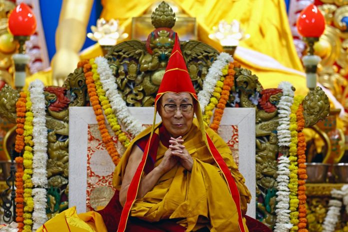 FILES-INDIA-TIBET-US-ENTERTAINMENT-MUSIC-GRAMMYS-DALAI LAMA