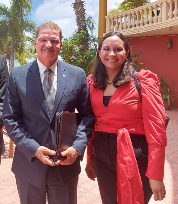 Evelyn Wever-Croes (MEP) “Pleito entre AVP y Futuro ta laga Aruba sin voz na Hulanda”