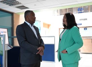 Minister Arthur Dowers a haci un bishita di trabao na DIMAS y reafirma compromiso pa mehoracion structural