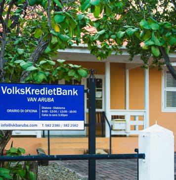 Minister Geoffrey Wever: Ta flexibilisa condicionnan di hipoteca na Volkskredietbank