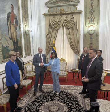 Venezuela: Secretario di Energia Mericano ta yega pa negociacion tocante petroleo