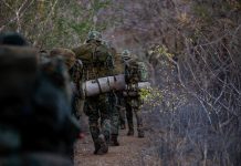 Aspirant korporaals ta ehecuta accion anfibio di intensidad halto den scuridad