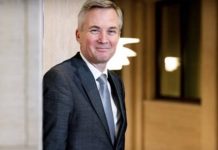 Eric van der Burg, Secretario di Estado pa Asuntonan Di Reino: Palabracion ta palabracion; Hulanda ta comprometi cu defensa di e islanan, y no tin plan comercial pa Venezuela