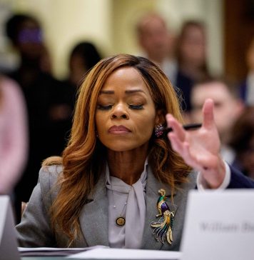 Legislador Democrata Mericano ta enfrenta expulsion pa labamento di placa