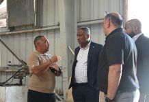 Minister Dowers a bay mira e situacion na Parkietenbos: solucion duradero ta bin