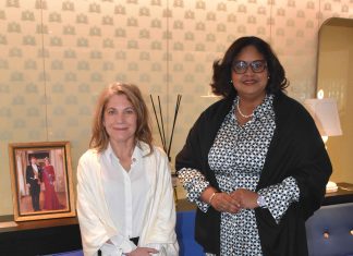 Minister Plenipotenciario Mildred Schwengle a yega Hulanda