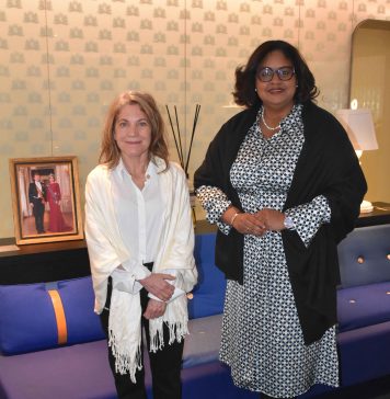 Minister Plenipotenciario Mildred Schwengle a yega Hulanda