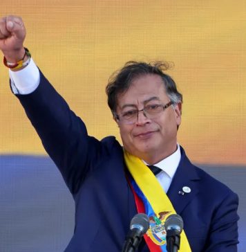 Segun encuesta di CNC, rating di aprobacion di Gustavo Petro a aumenta den e ultimo parti di su periodo