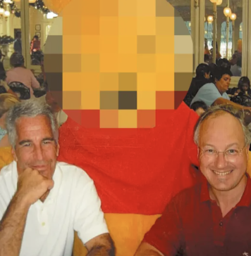 Sobreviviente di Jeffrey Epstein ta conta cu su trauma a blokia tur recuerdo di e violacion