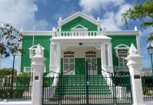 Edificio Elroy Arends lo haya color nobo Stichting Monumentenfonds cu proyecto nobo den conmemoracion di 50 aña di Status Aparte