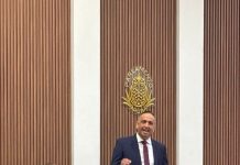 Dangui Oduber (MEP): Maneho di minister Wever: Placa pa Comercio, Sla pa Pueblo!