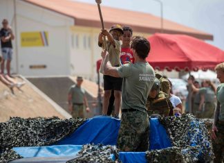 Marinierskazerne Savaneta ta habri su portanan pa publico dia 1 di mei