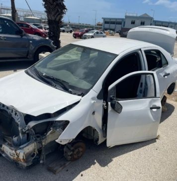 Anuncio publico – Atencion doñonan di auto getouw na Aeropuerto di Aruba
