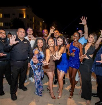 Radisson Blu Aruba ta celebra cinco aña di crecemento, liderazgo local, y un maneho unico pa hospitalidad