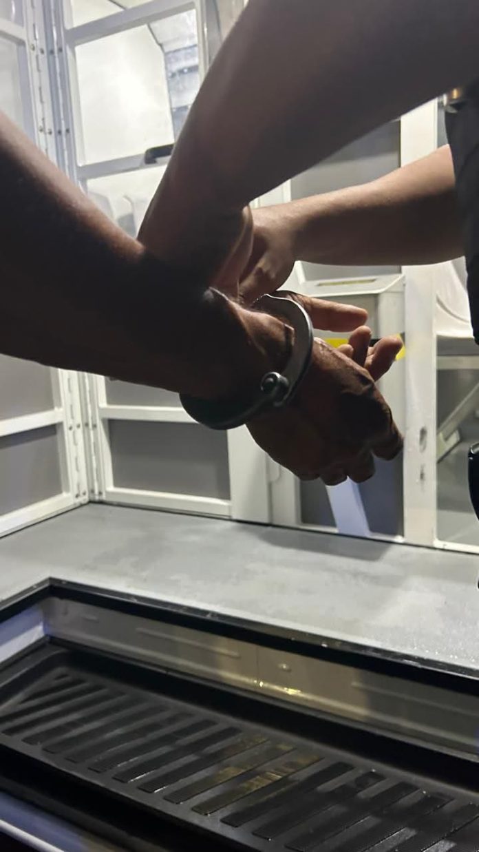 13 Chauffeur deteni pa core bao influencia durante control policial
