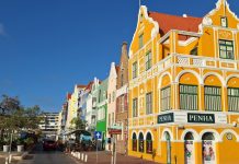 Analisis: Pakico Corsou ta emergiendo como un di e mercadonan turistico mas stabiel den Caribe