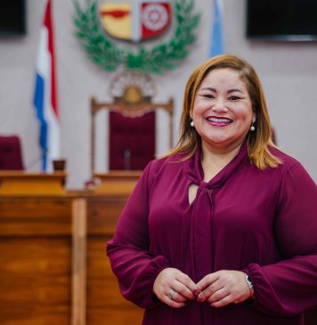 Parlamentario Shailiny Tromp-Lee ta reitera e importancia di promove y protege nos dushi Papiamento