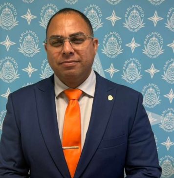 “Por lo menos 31 miyon ta drenta y apenas 3.5 miyon ta inverti!” Pieters ta desaproba presupuesto di DOW y acusa coalicion di kier gaña pueblo