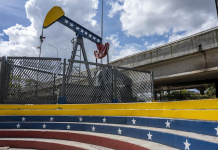 Venezuela a firma acuerdo cu dos compania Mericano pa aumenta produccion di petroleo y gas
