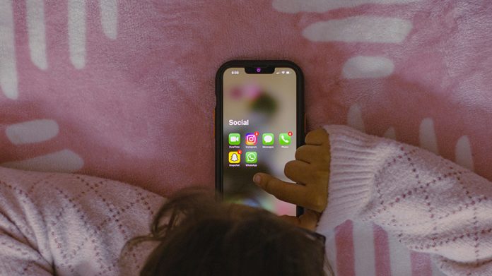 Agencia di salud di Suecia ta recomenda ningun smartphone pa muchanan bao di 13 aña