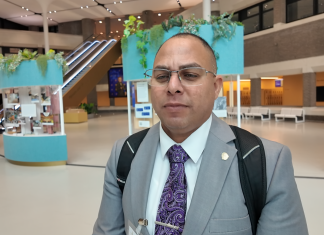 Segun comunicado di Parlamentario Eduard Pieters: “Nos mester sigui hiba e bos di Aruba den e lugarnan, unda ta tuma e decisionnan”