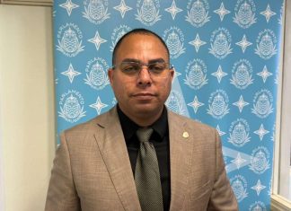 Un Aña despues di e mocion unanime den Parlamento: Unda e bodycam- y dashcamnan ta? Eduard Pieters (PPA): “Gobierno a haya e instruccion, pero a scoge pa ignora y no actua”
