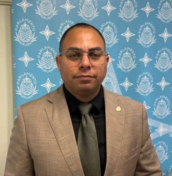 Un Aña despues di e mocion unanime den Parlamento: Unda e bodycam- y dashcamnan ta? Eduard Pieters (PPA): “Gobierno a haya e instruccion, pero a scoge pa ignora y no actua”