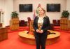 Evelyn Wever-Croes ta cuestiona cu presidente di parlamento no ta imparcial den agenda di reunion