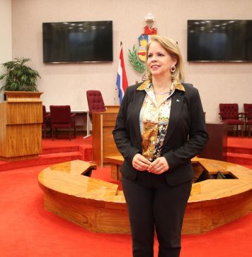 Evelyn Wever-Croes ta cuestiona cu presidente di parlamento no ta imparcial den agenda di reunion