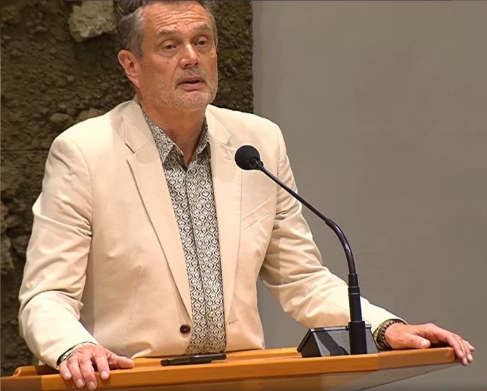 Ex-PG di Aruba ta adverti di ‘corupcion moral’ y erosion di estado di derecho