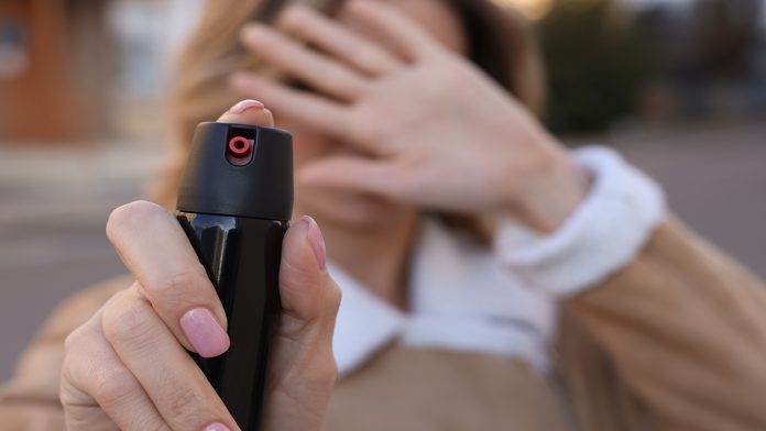 Gabinete Hulandes ta explora opcion pa permiti pepper spray pa muhe den situacion di riesgo